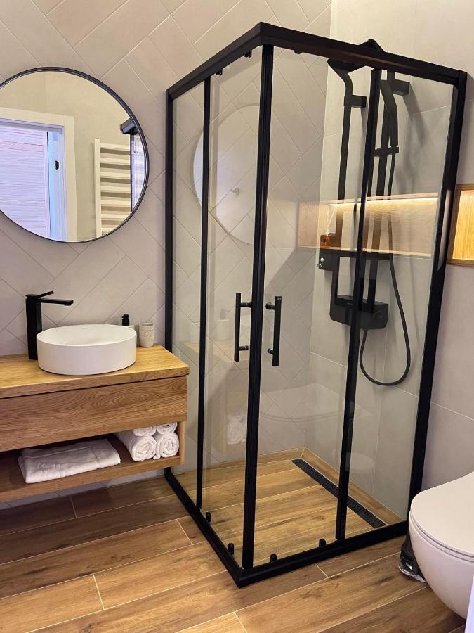 Be Be Chalet - Premium Jacuzi & Private Pool Bukovel Bagian luar foto