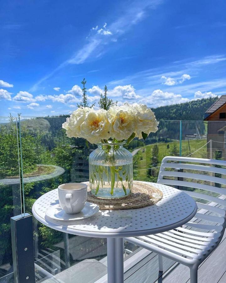 Be Be Chalet - Premium Jacuzi & Private Pool Bukovel Bagian luar foto