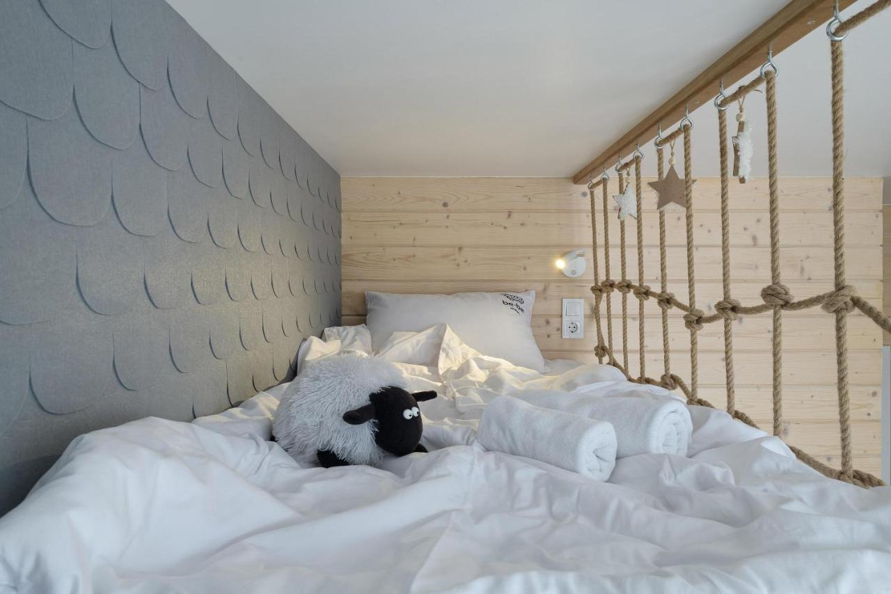 Be Be Chalet - Premium Jacuzi & Private Pool Bukovel Bagian luar foto