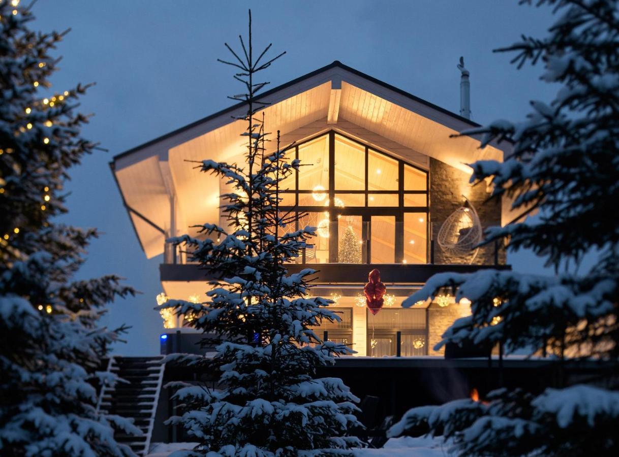 Be Be Chalet - Premium Jacuzi & Private Pool Bukovel Bagian luar foto