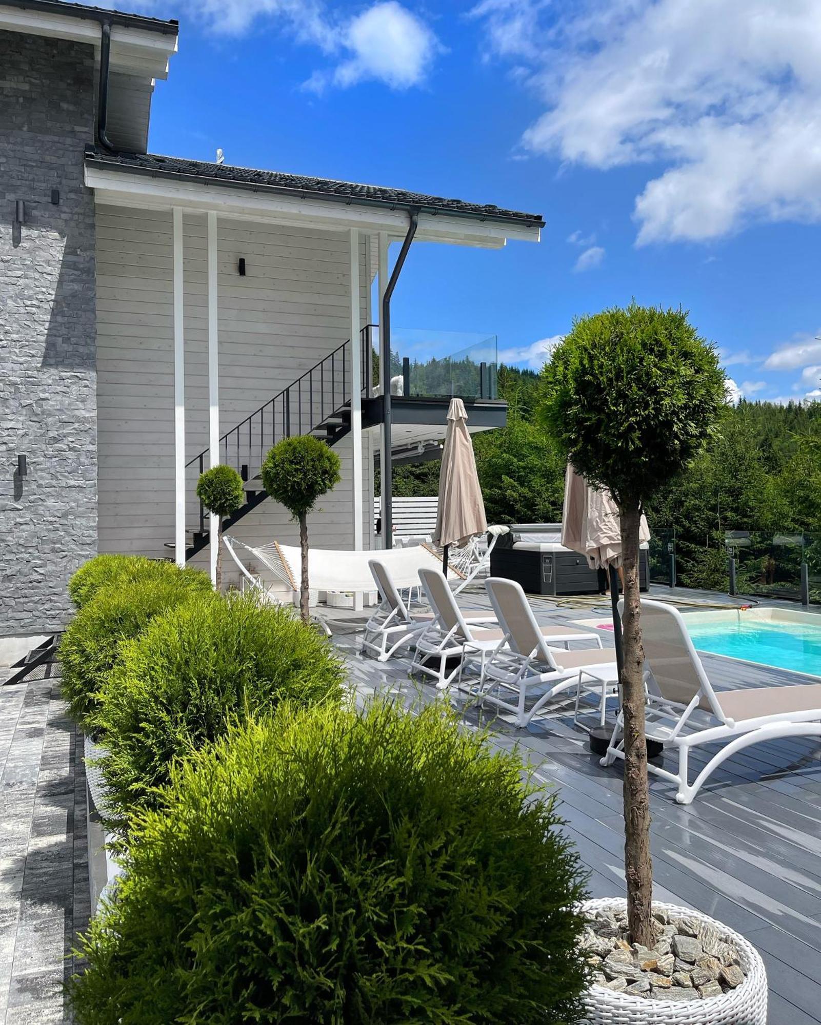 Be Be Chalet - Premium Jacuzi & Private Pool Bukovel Bagian luar foto